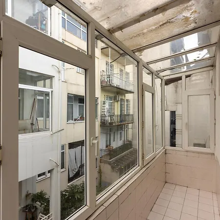 In The Centre Of Taksim And Galataport 3 Bedroom And 1 Living Стамбул