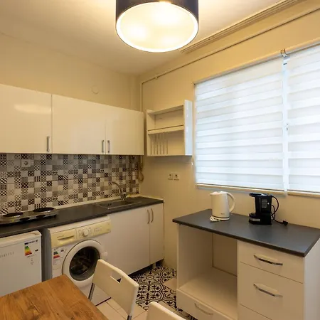 Апартаменты In The Centre Of Taksim And Galataport 3 Bedroom And 1 Living