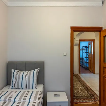 Apartamento In The Centre Of Taksim And Galataport 3 Bedroom And 1 Living Estambul