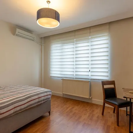 In The Centre Of Taksim And Galataport 3 Bedroom And 1 Living Apartamento *